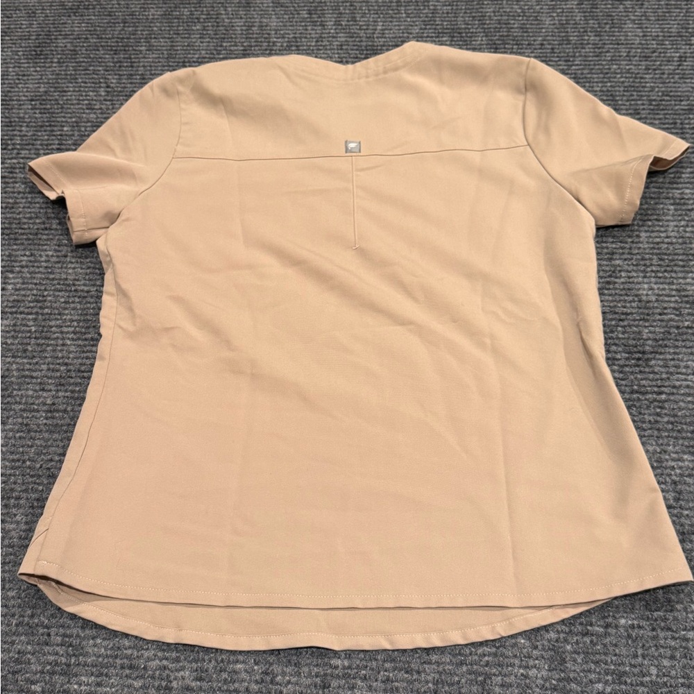 Fabletics tan colored women’s scrub top Women’s Small - Picture 3 of 4